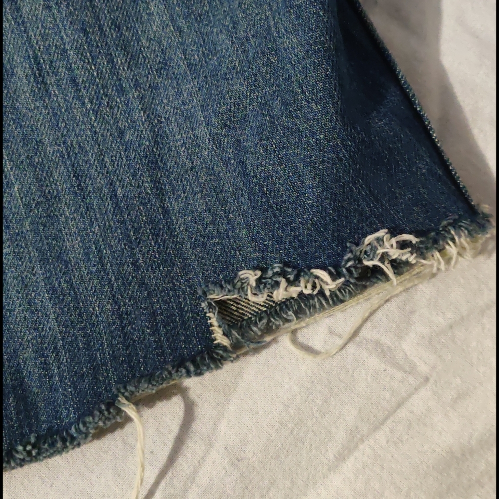 LEVIS' LOW BOOT CUT  JEAN SHORTS SIZE W 32L 30 - Picture 8 of 12